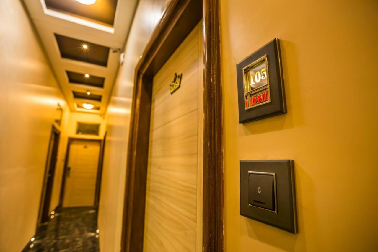 Hotel Golden Crown Mumbai Exterior foto