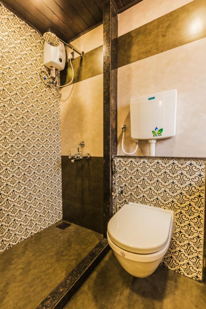 Hotel Golden Crown Mumbai Exterior foto
